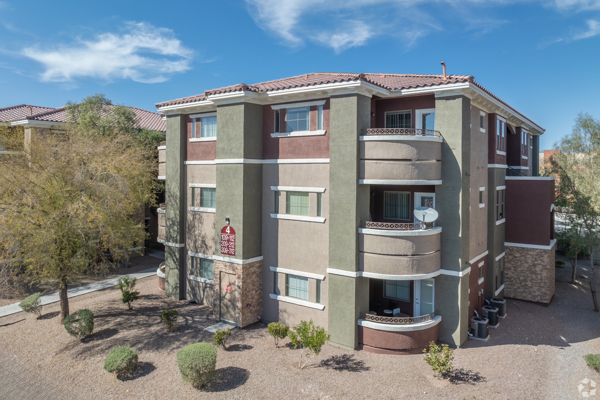 Inspirado Residences, Exterior side of complex