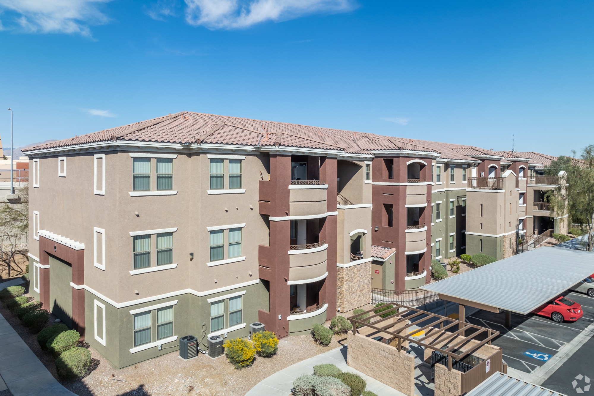 Inspirado Residences, Exterior front complex