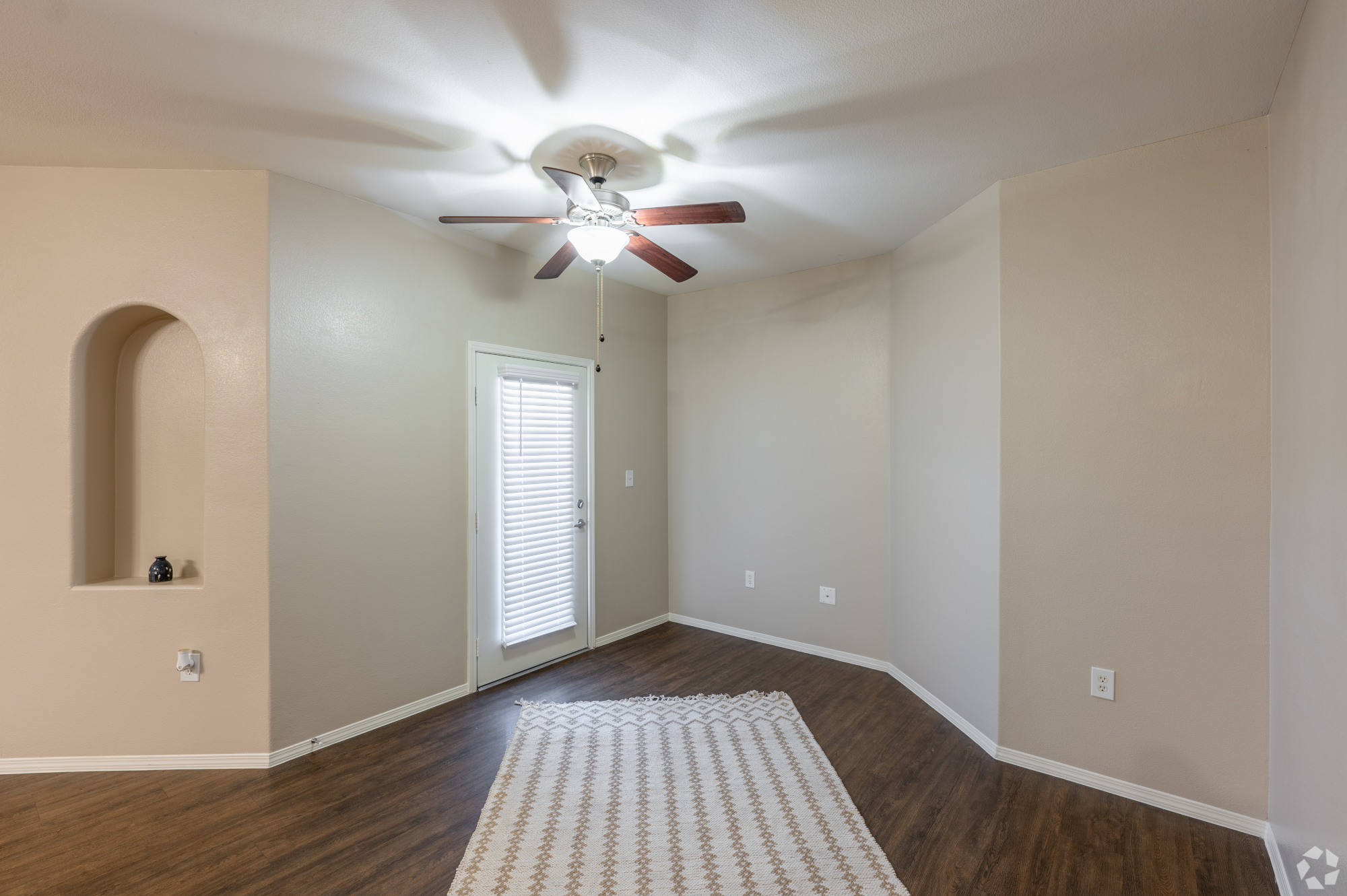 Inspirado Residences, apartment entryway